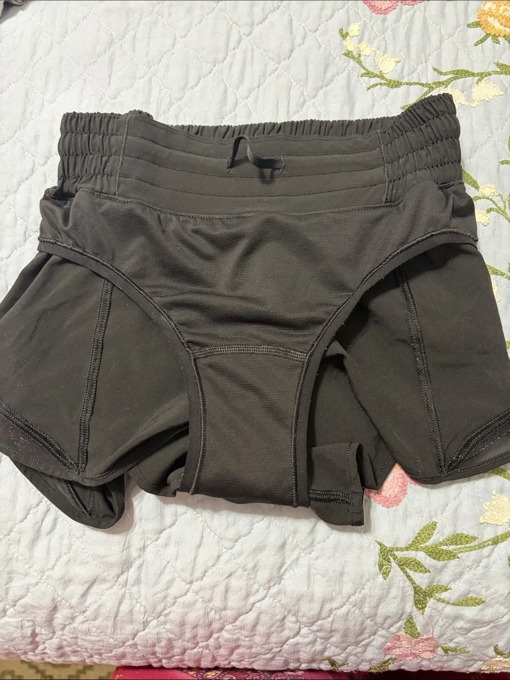 Lululemon Hotty Hot High-Rise Lined Short 3.5” inseam Size Small PreOwned
